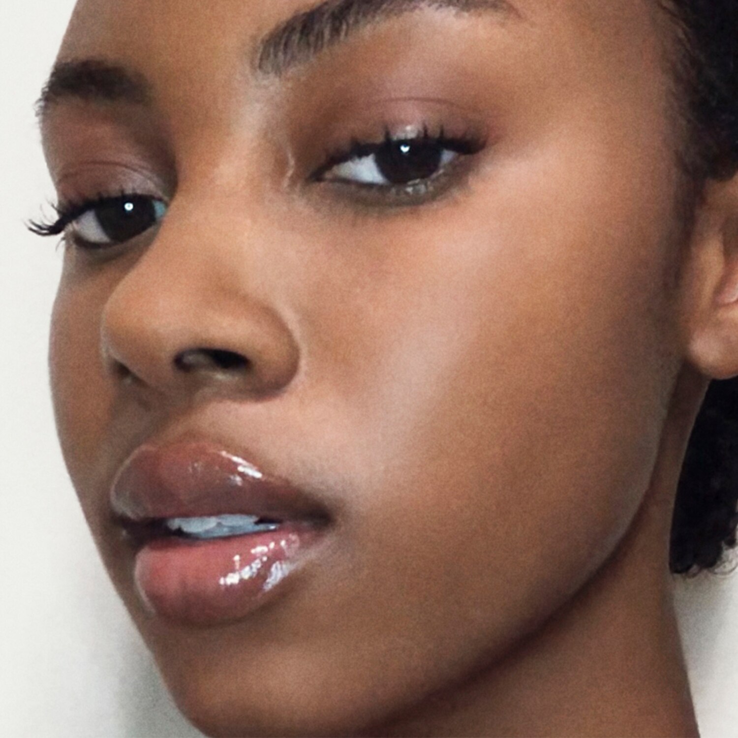 LIQUID TOUCH BRIGHTENING CONCEALER (CORRECTOR)